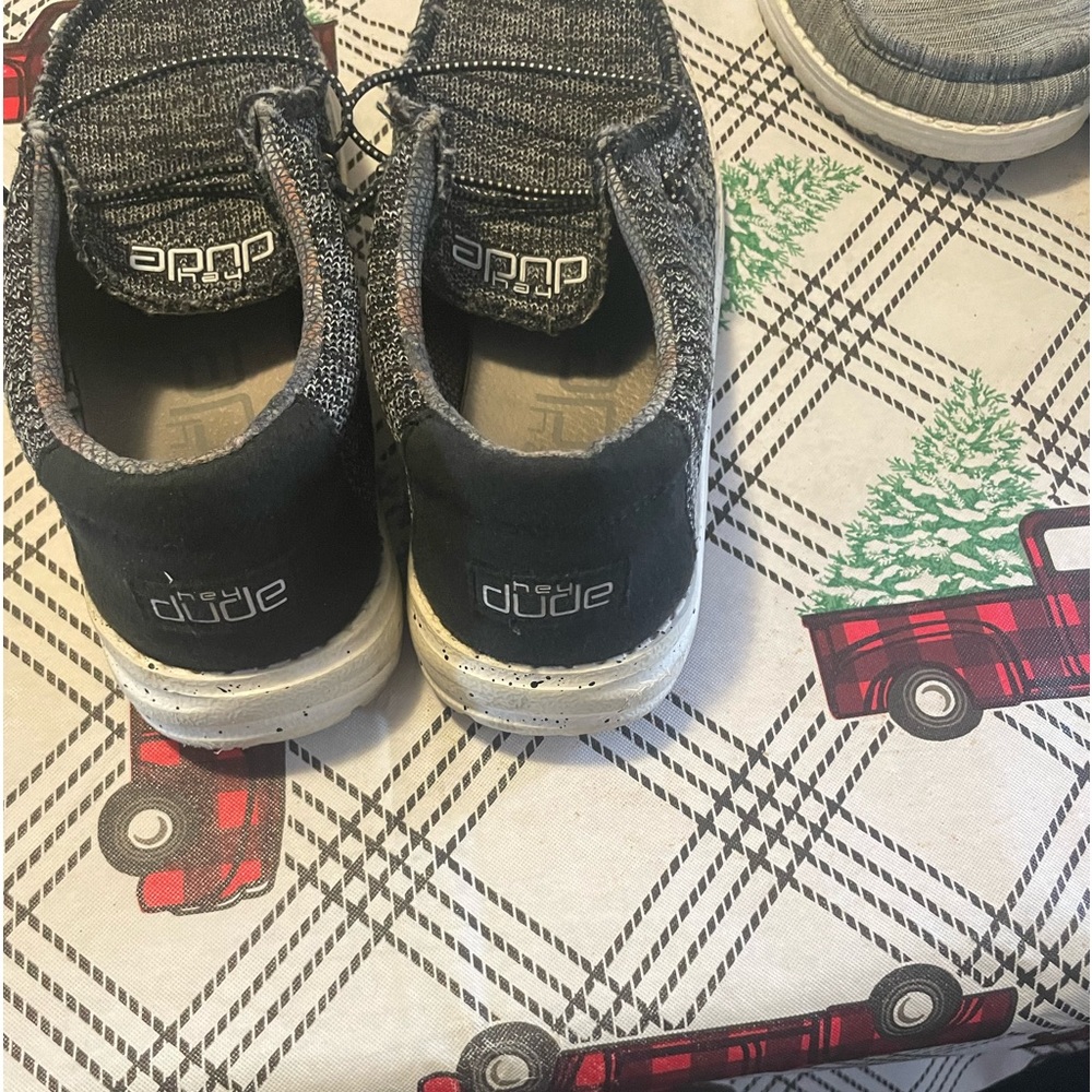 Kids hey dudes size 3